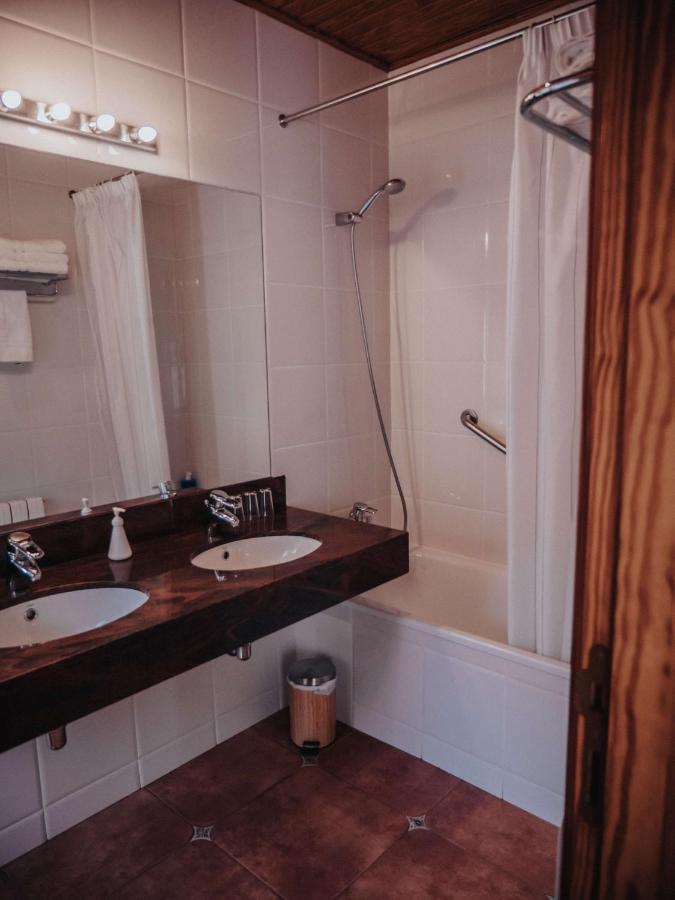 Hostal Les Fonts Касталя-да-н'Уг Екстер'єр фото