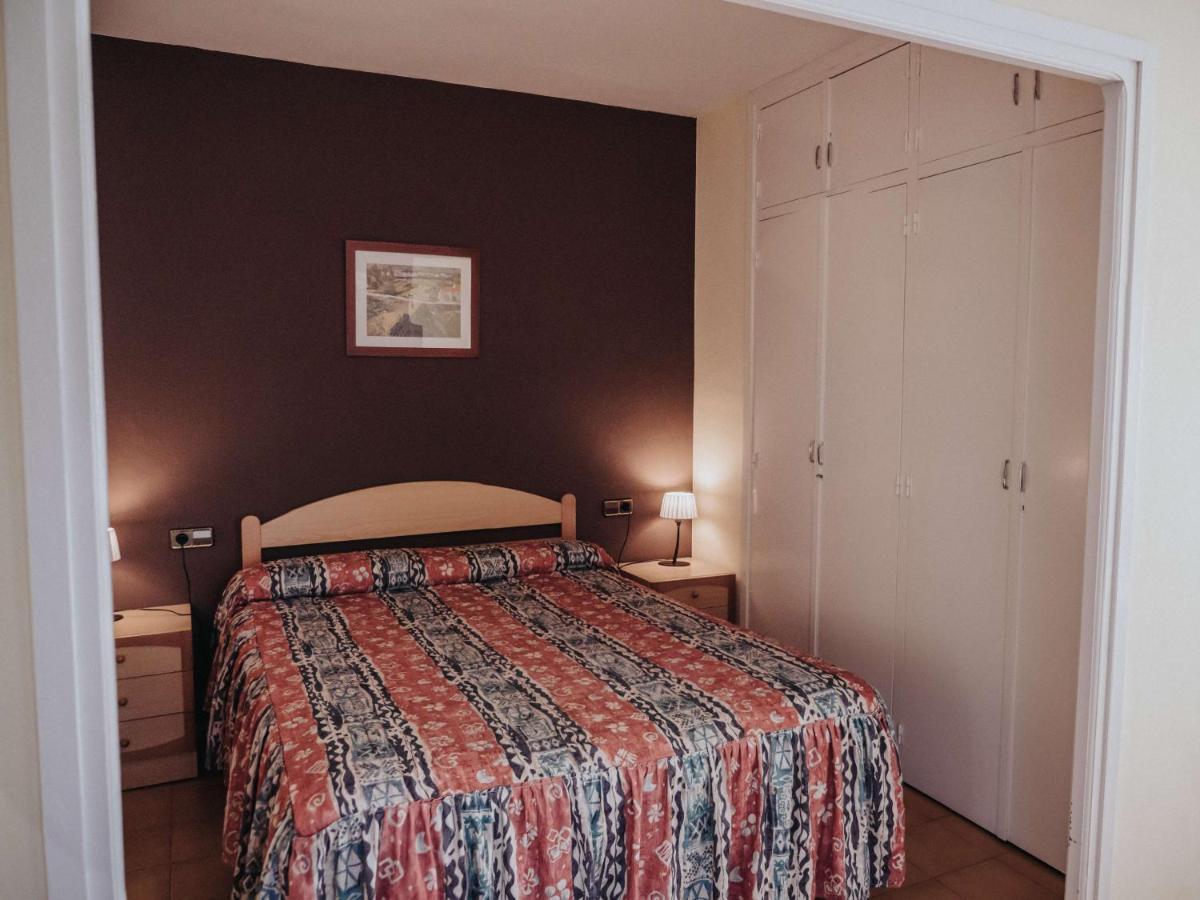 Hostal Les Fonts Касталя-да-н'Уг Екстер'єр фото