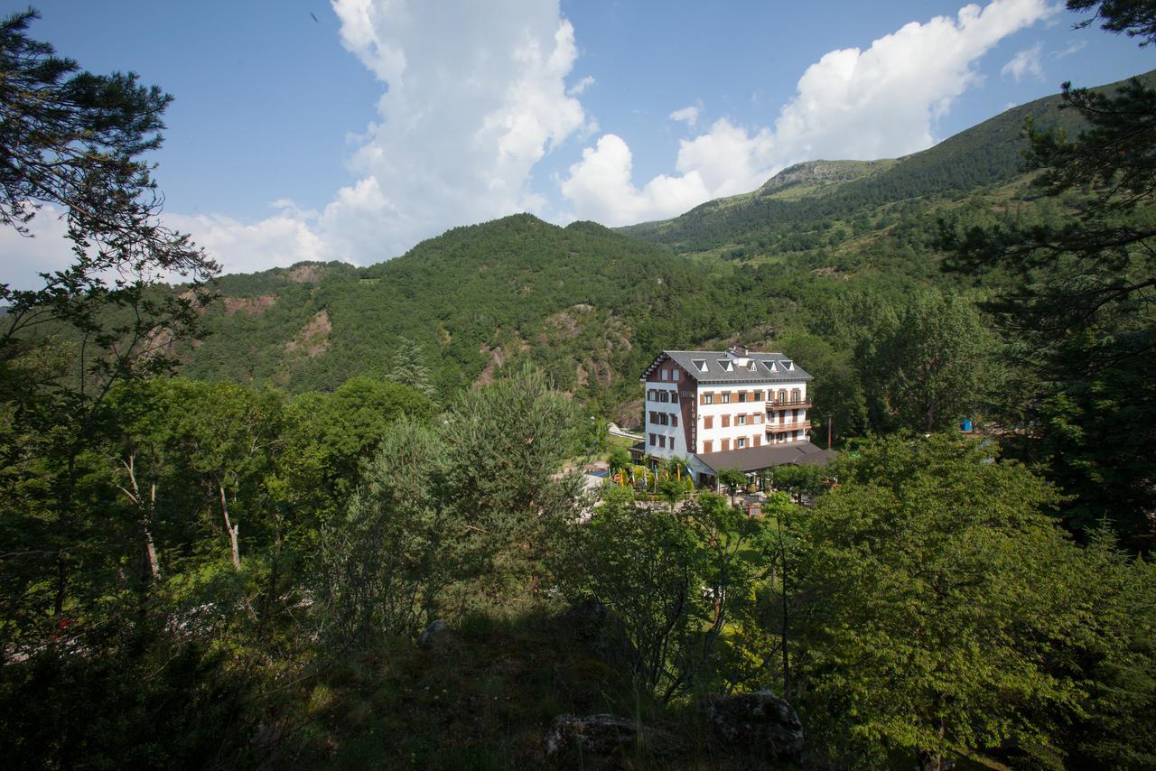 Hostal Les Fonts Касталя-да-н'Уг Екстер'єр фото
